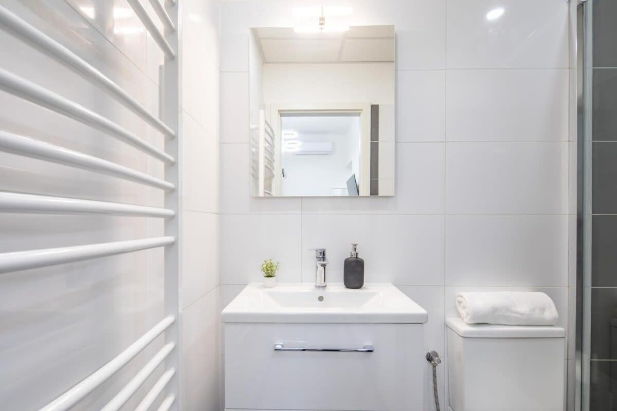 Super Central Mini Studio Budapest Bagian luar foto